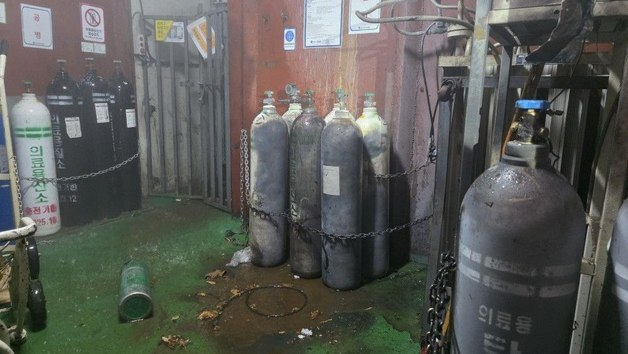 안양샘병원서 의료용 산소통 폭발…40대 작업자 중상
