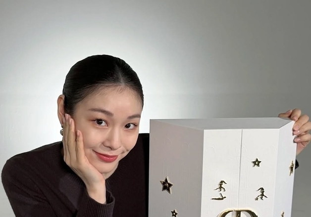김연아, '올백' 헤어스타일도 완벽 소화…독보적 비주얼 [N샷]