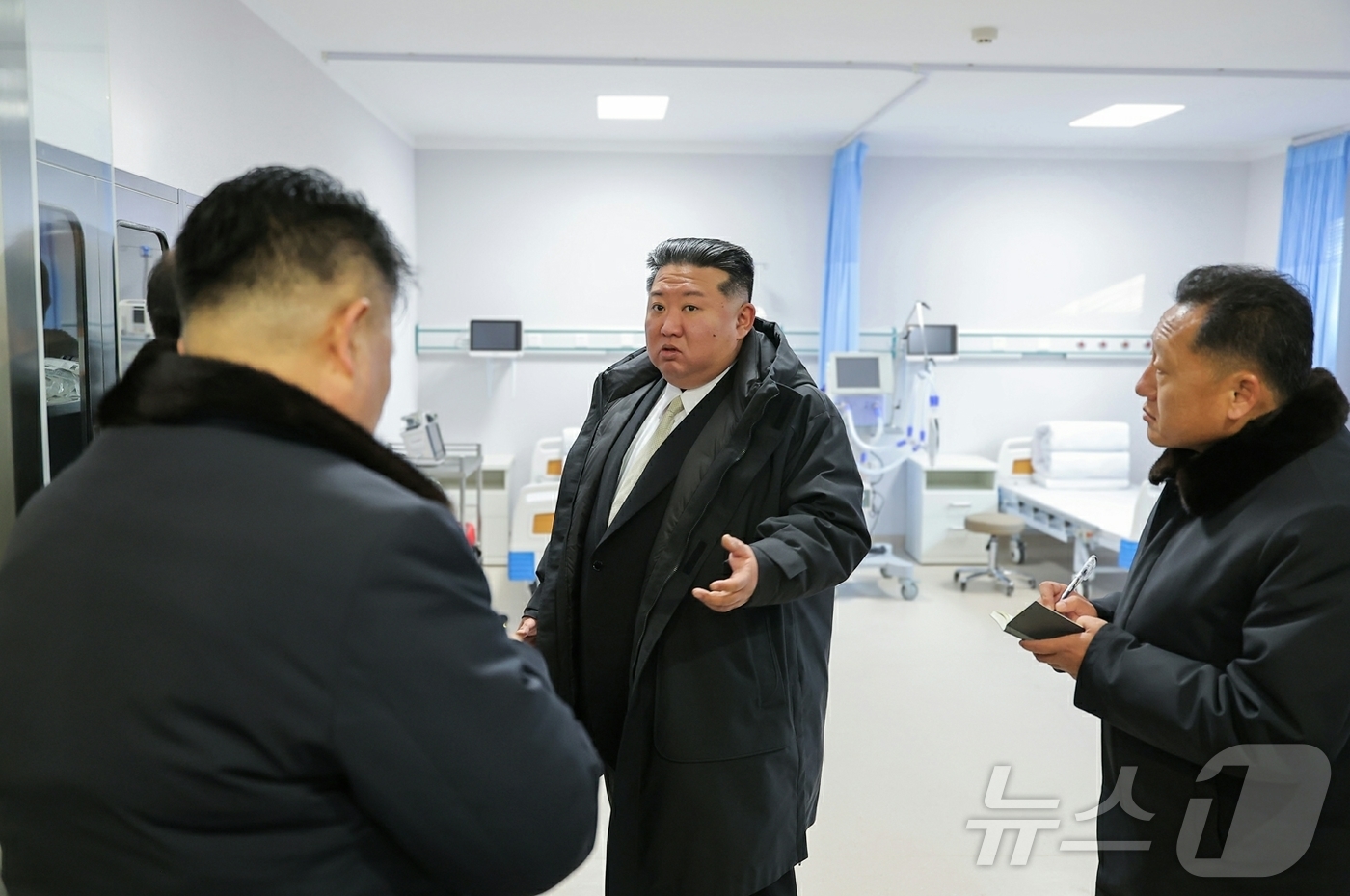 (평양 노동신문=뉴스1) = 북한 노동당 기관지 노동신문은 전날인 13일 구성시 병원 준공식이 김정은 당 총비서의 참석하에 성대히 진행됐다고 14일 보도했다. [국내에서만 사용가능 …