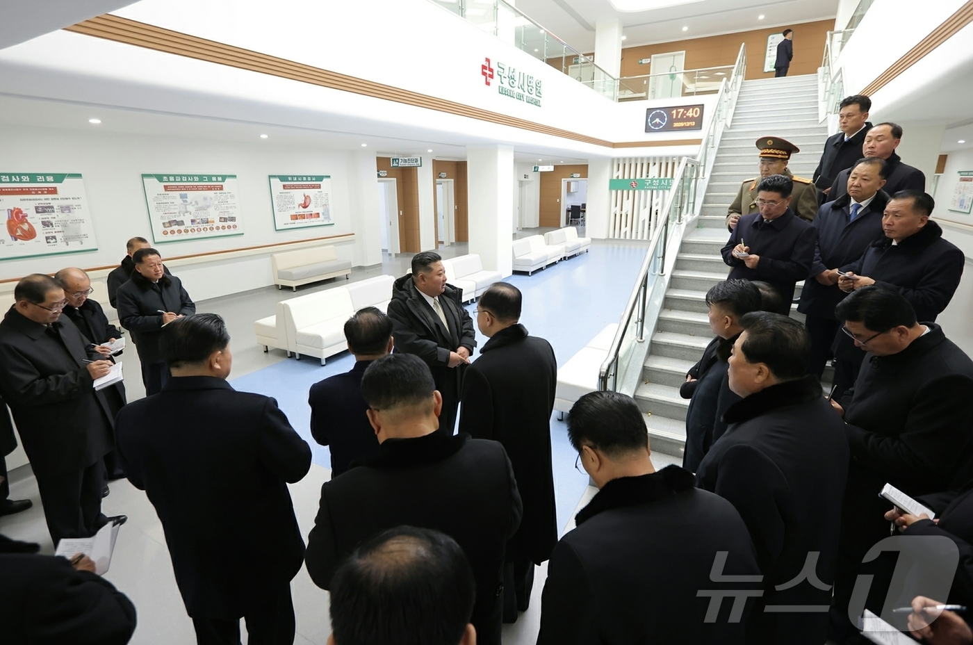 (평양 노동신문=뉴스1) = 북한 노동당 기관지 노동신문은 전날인 13일 구성시 병원 준공식이 김정은 당 총비서의 참석하에 성대히 진행됐다고 14일 보도했다. [국내에서만 사용가능 …