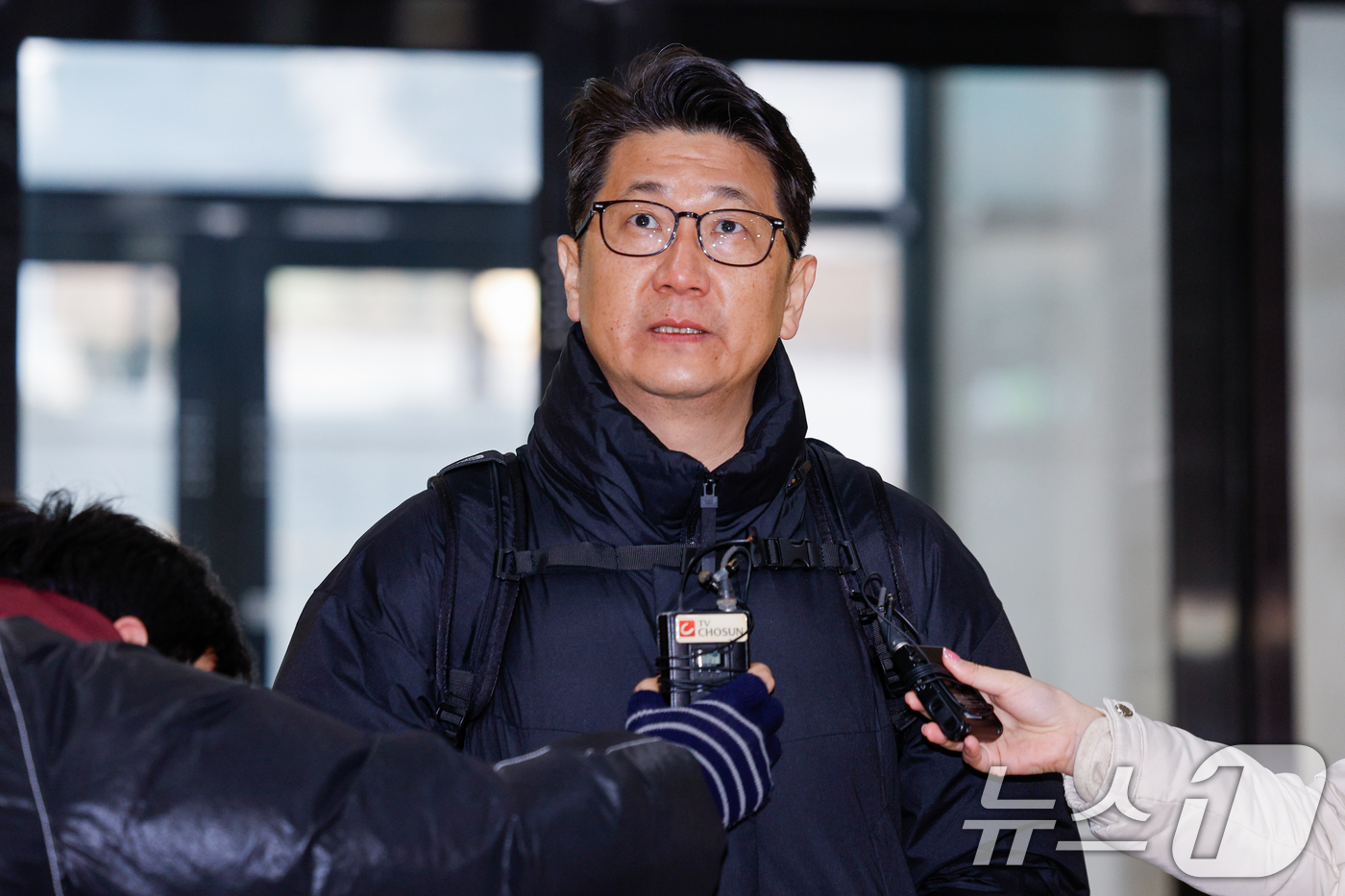 (서울=뉴스1) 안은나 기자 = 문지석 광주지검 부장검사가 14일 오전 서울 서초구 안권섭 특별검사팀 사무실에서 '쿠팡 일용직 노동자 퇴직금 미지급 사건' 관련 참고인 신분으로 두 …