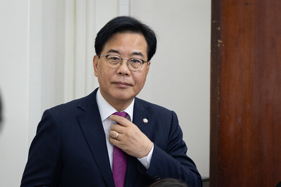 송언석, '컵 따로 계산제'에 "이재명발 커피 인플레이션…탁상행정"