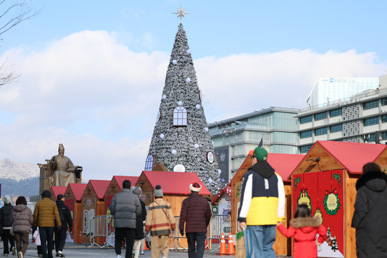 산타마을로 변신한 광화문광장