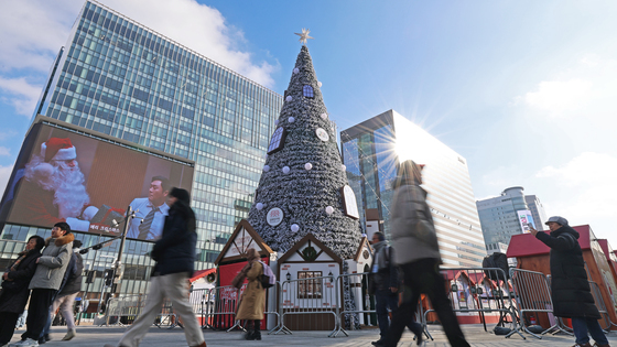 크리스마스 공기 가득한 광화문광장