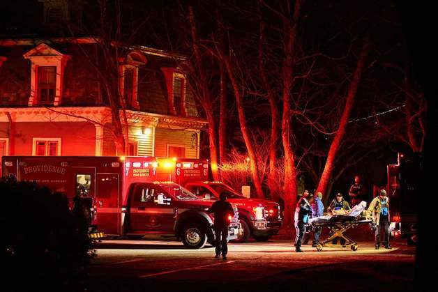 美 브라운대 총격 사건으로 2명 사망·9명 부상…용의자 추적 중(종합)