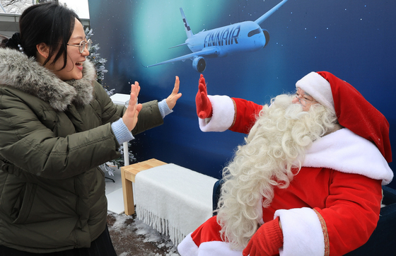 산타클로스의 한국 방문을 환영합니다