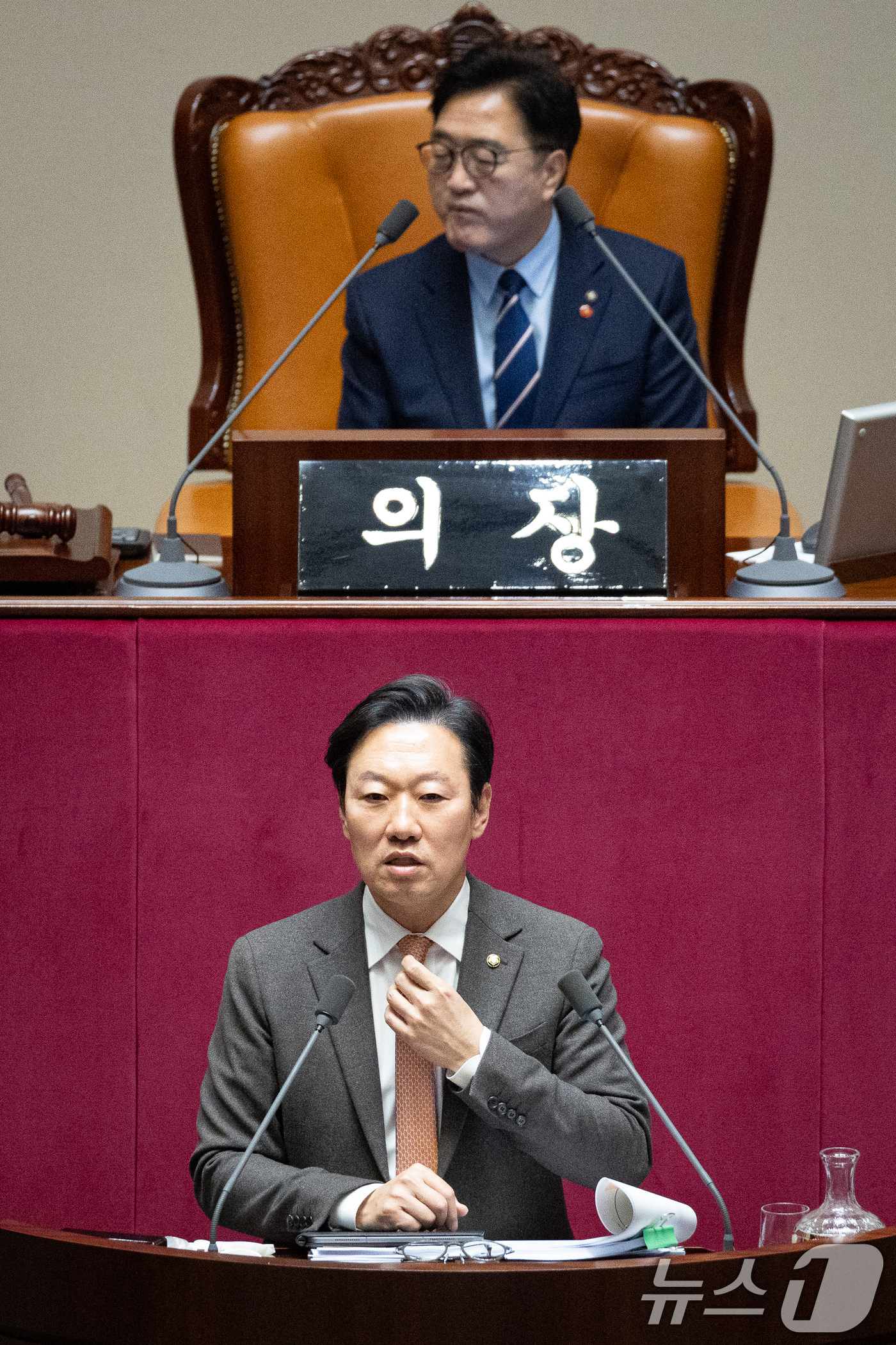 (서울=뉴스1) 유승관 기자 = 박수민 국민의힘 의원이 14일 서울 여의도 국회에서 열린 제430회 국회(임시회) 제1차 본회의에서 경찰관 직무집행법 일부개정법률안에 대한 무제한토 …