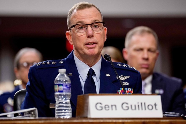 美장성 "내부의 적? 징후 없다…대통령 명령도 합법여부 따질 것"