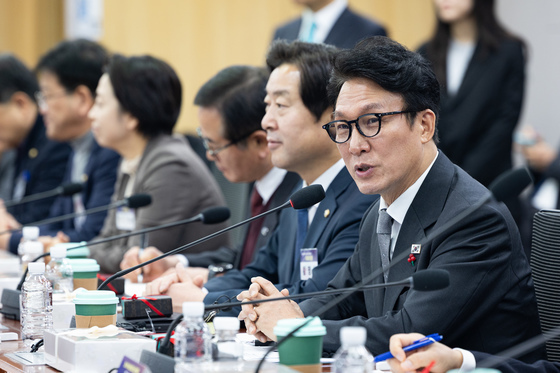 김 총리 "전 세계가 K-방산과 협력 희망…방산기업 글로벌 진출 뒷받침"