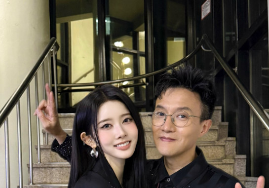 스테이씨 박시은, 父 박남정과 애틋 포옹 "아빠 고생 많았어요" [N샷]