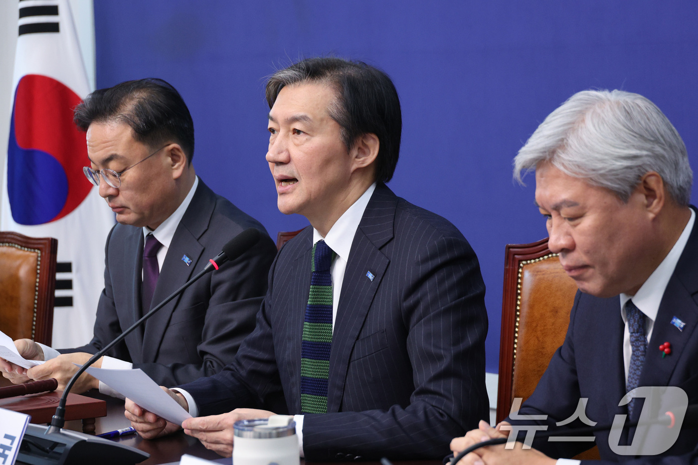 (서울=뉴스1) 신웅수 기자 = 조국 조국혁신당 대표가 15일 서울 여의도 국회에서 열린 최고위원회의에서 발언하고 있다. 2025.12.15/뉴스1