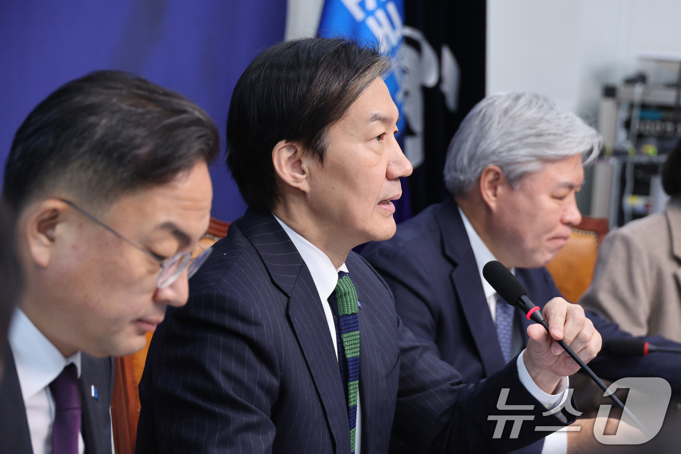 (서울=뉴스1) 신웅수 기자 = 조국 조국혁신당 대표가 15일 서울 여의도 국회에서 열린 최고위원회의에서 발언하고 있다. 2025.12.15/뉴스1