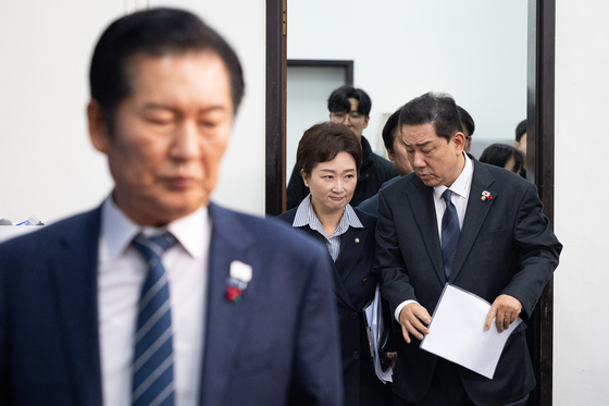 與지도부-법사위, 내란전담재판부 입장 공유…의총서 최종 결정