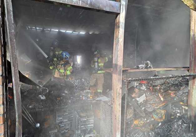 원주 태장동 기계 임대 업체  화재…60대 숨진 채 발견