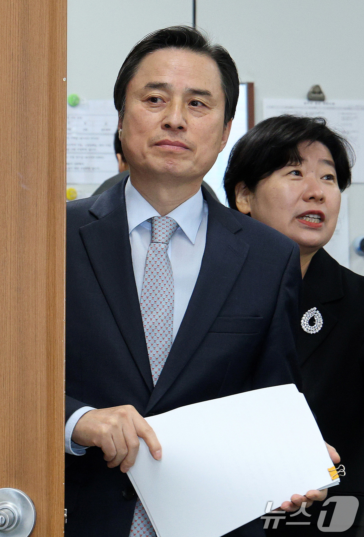 (서울=뉴스1) 박지혜 기자 = 조은석 특검이 15일 서울 서초구 서울고검에서 윤석열 전 대통령의 비상계엄 선포 동기와 최초 준비 시점 등을 포함한 수사 결과를 발표하기 위해 브리 …