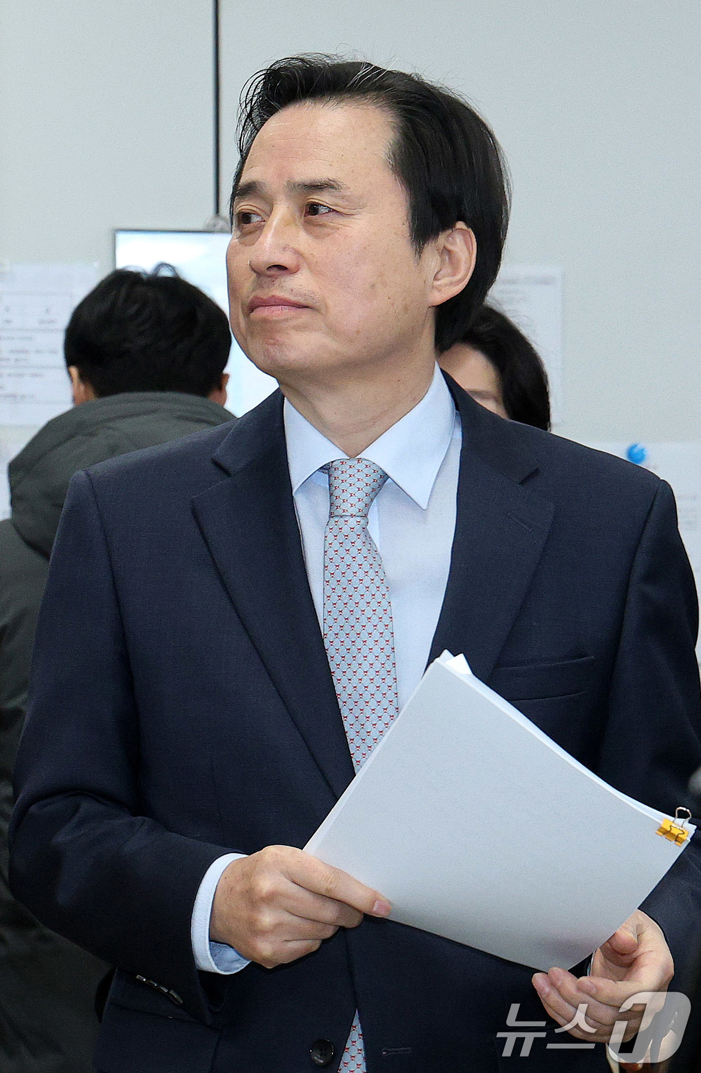 (서울=뉴스1) 박지혜 기자 = 조은석 특검이 15일 서울 서초구 서울고검에서 윤석열 전 대통령의 비상계엄 선포 동기와 최초 준비 시점 등을 포함한 수사 결과를 발표하기 위해 브리 …