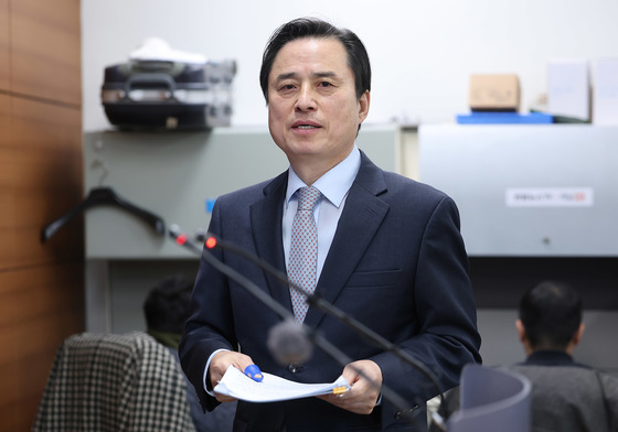 브리핑룸 들어서는 조은석 특검