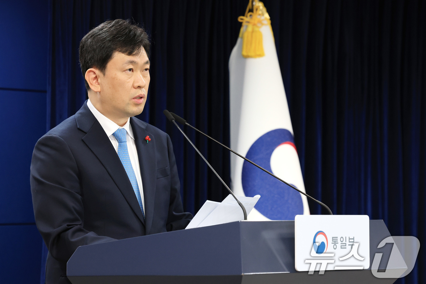 (서울=뉴스1) 임세영 기자 = 윤민호 통일부 대변인이 15일 서울 종로구 정부서울청사 브리핑실에서 정례브리핑을 하고 있다. 2025.12.15/뉴스1