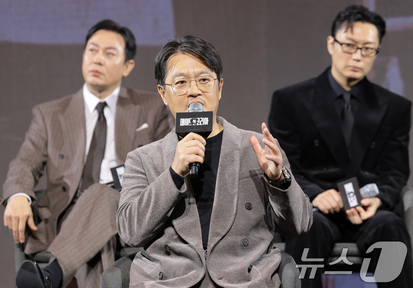 (서울=뉴스1) 권현진 기자 = 우민호 감독이 15일 서울 강남구 그랜드 인터컨티넨탈 파르나스에서 진행된 디즈니+ 오리지널 시리즈 '메이드 인 코리아' 제작발표회에 참석해 취재진 …