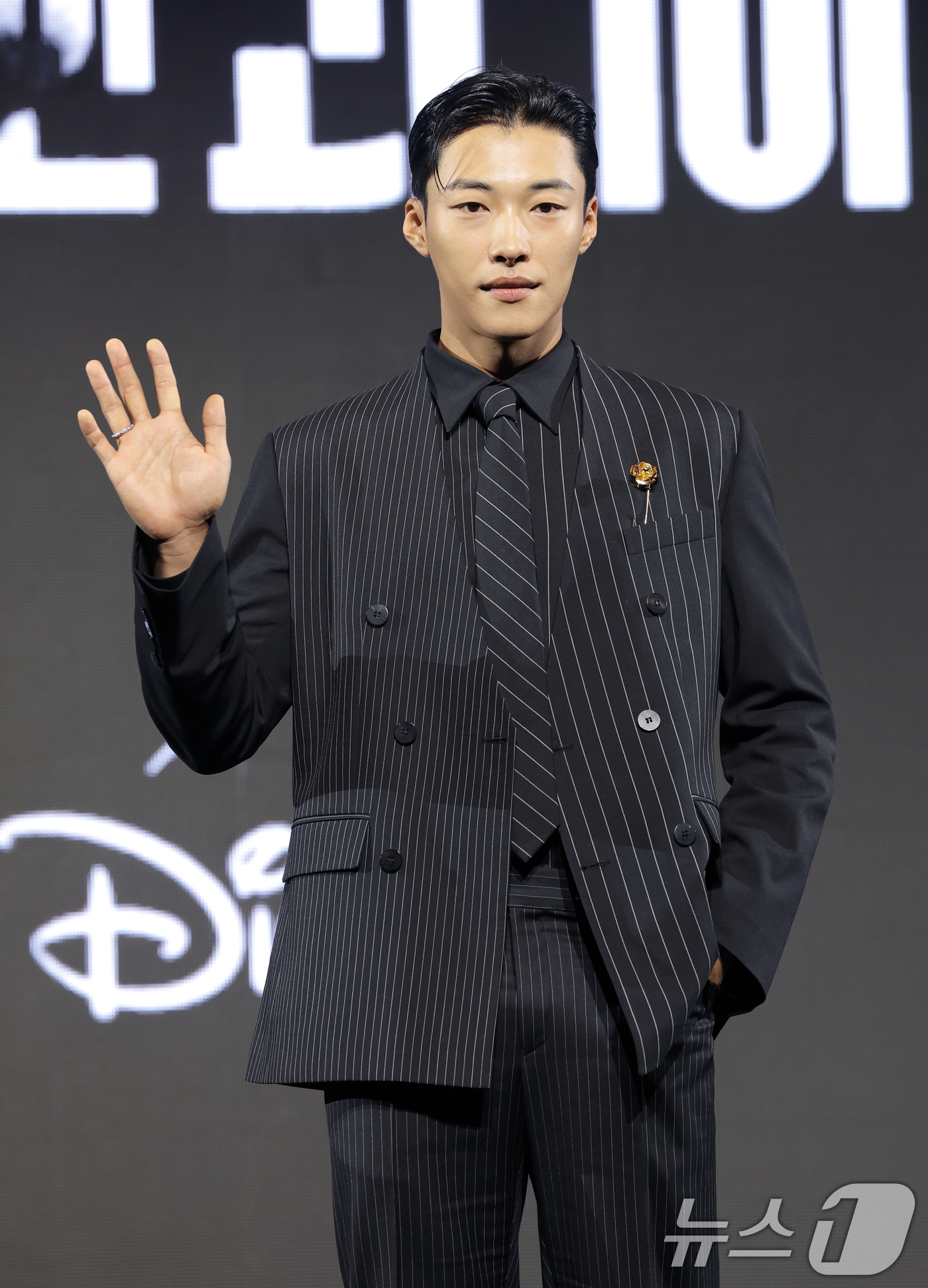 (서울=뉴스1) 권현진 기자 = 배우 우도환이 15일 서울 강남구 그랜드 인터컨티넨탈 파르나스에서 진행된 디즈니+ 오리지널 시리즈 '메이드 인 코리아' 제작발표회에 참석해 포즈를 …