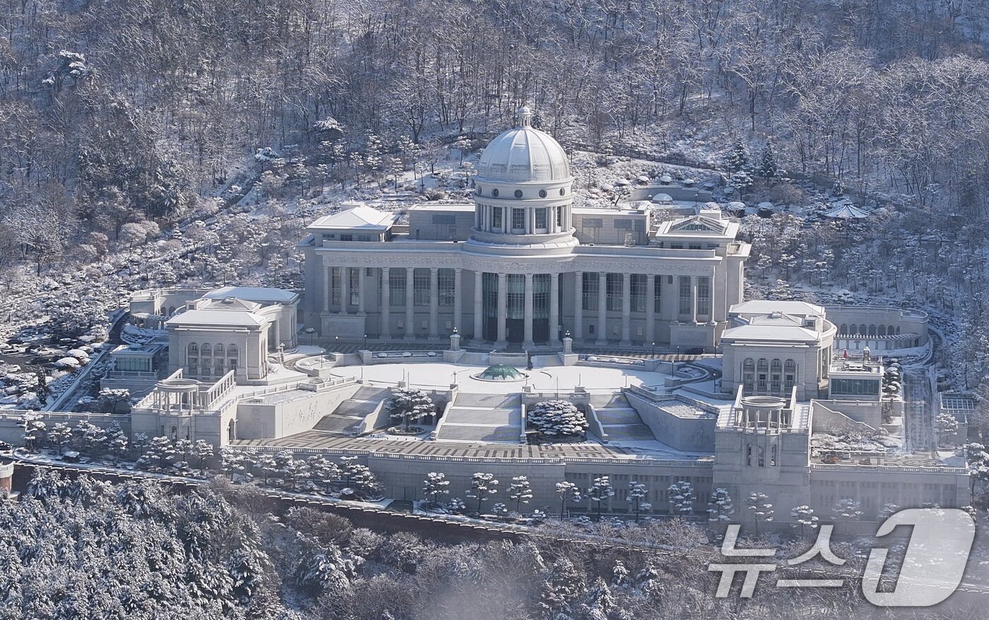 본문 이미지 - 경기 가평 통일교 서지 '천정궁'  모 2025.12.15/뉴스1 ⓒ News1 구윤성 기자