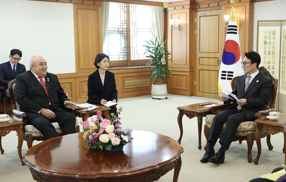 김민석 총리, 사이아 마우 피우칼라 WHO 서태평양지역사무처장 접견