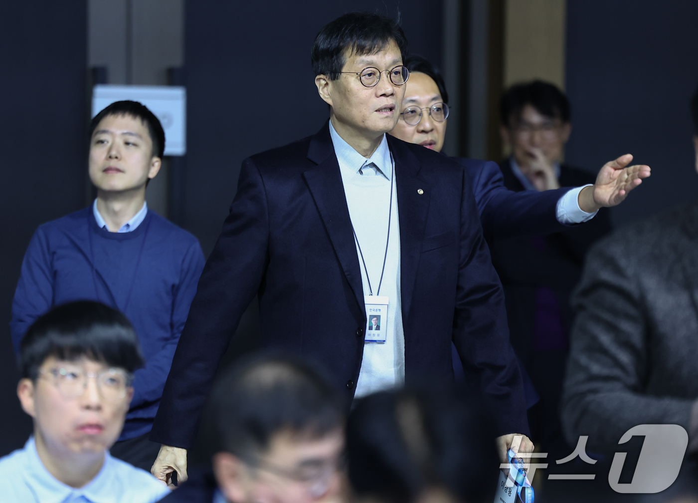 (서울=뉴스1) 김도우 기자 = 이창용 한국은행 총재가 15일 서울 중구 한국은행에서 열린 '2025년 한국은행 통화정책 컨퍼런스'에 참석하고 있다. 2025.12.15/뉴스1