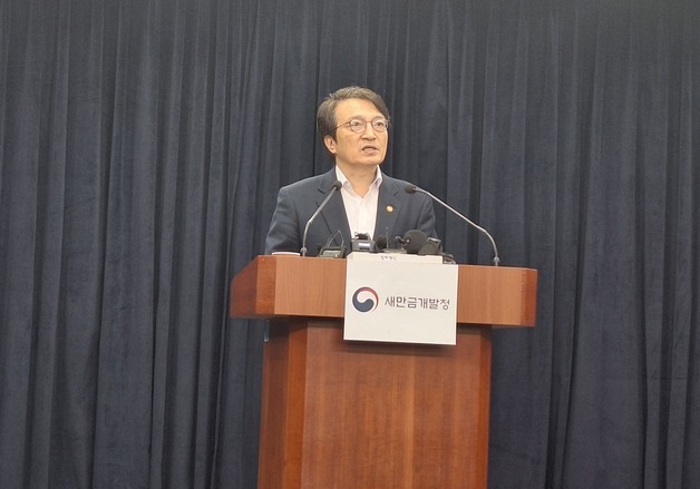 김의겸 "새만금 사업 앞당길 것…갈등 빚는 신항만은 MP서 제외"