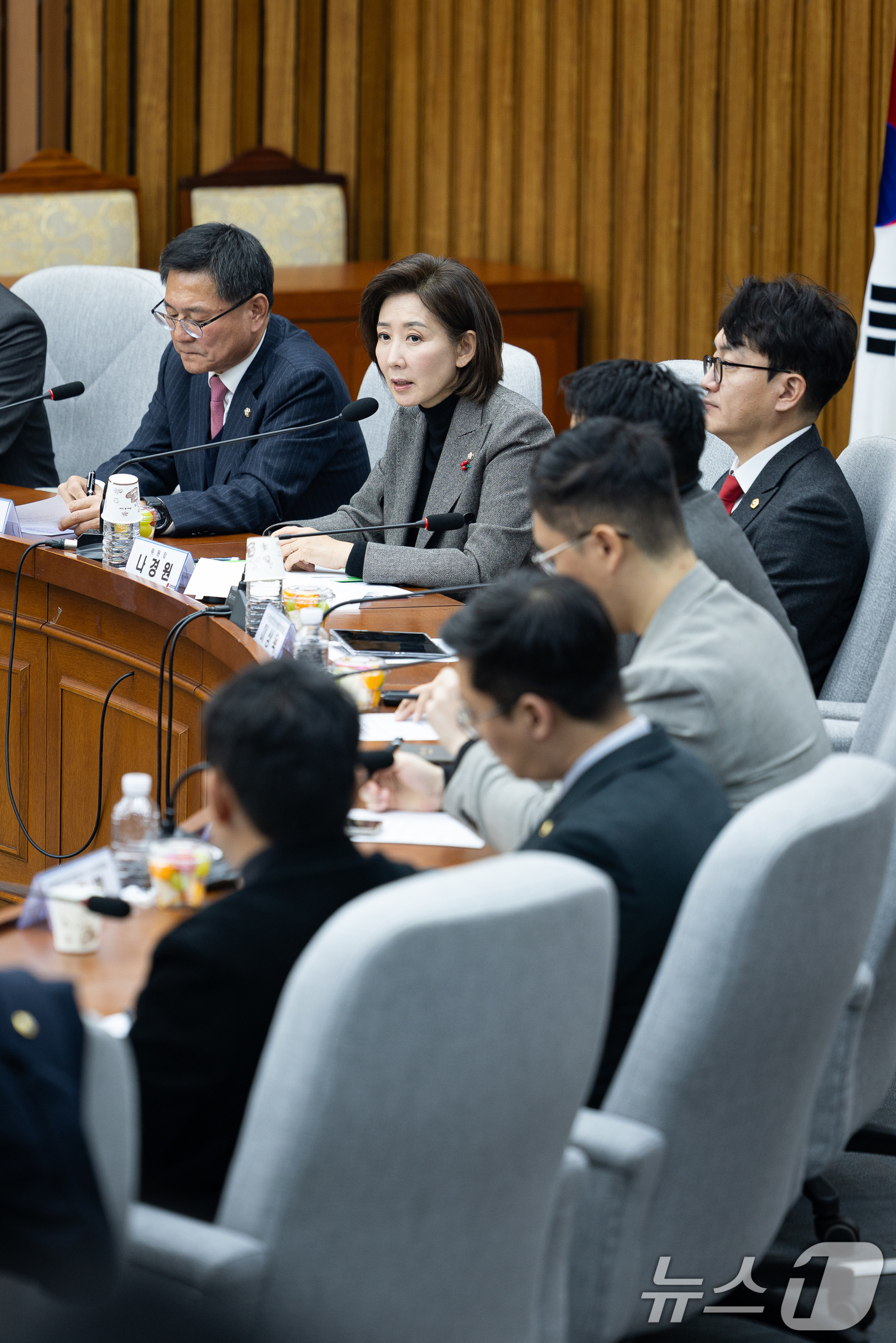 (서울=뉴스1) 유승관 기자 = 나경원 국민의힘 지방선거 총괄기획단 위원장이 15일 서울 여의도 국회에서 열린 지방선거총괄기획단-전국청년지방의원협의회 연석회의에서 모두 발언을 하고 …