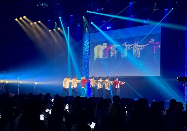 이펙스, 일본 팬클럽 2주년 팬미팅 성료…연말 추억 선물