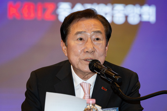 중소기업 입법과제 설명하는 김기문 중기중앙회장