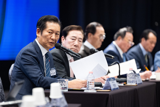 중소기업 입법과제 성과 공유하는 정청래 대표