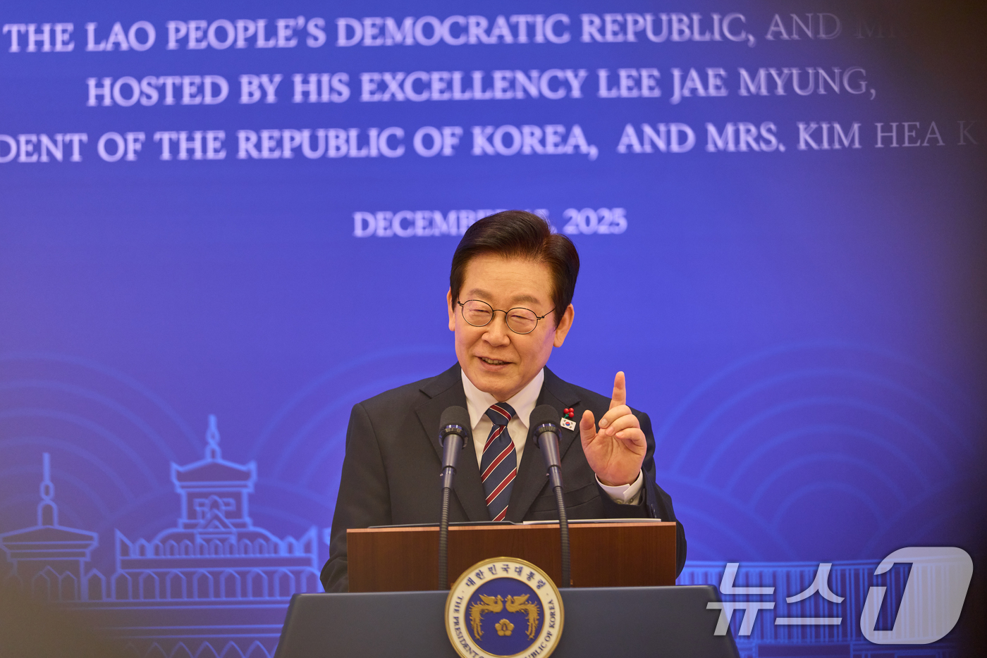 (서울=뉴스1) 허경 기자 = 이재명 대통령이 15일 서울 용산 대통령실에서 열린 한-라오스 공식오찬에서 인사말을 하고 있다. (대통령실 제공. 재판매 및 DB 금지) 2025.1 …