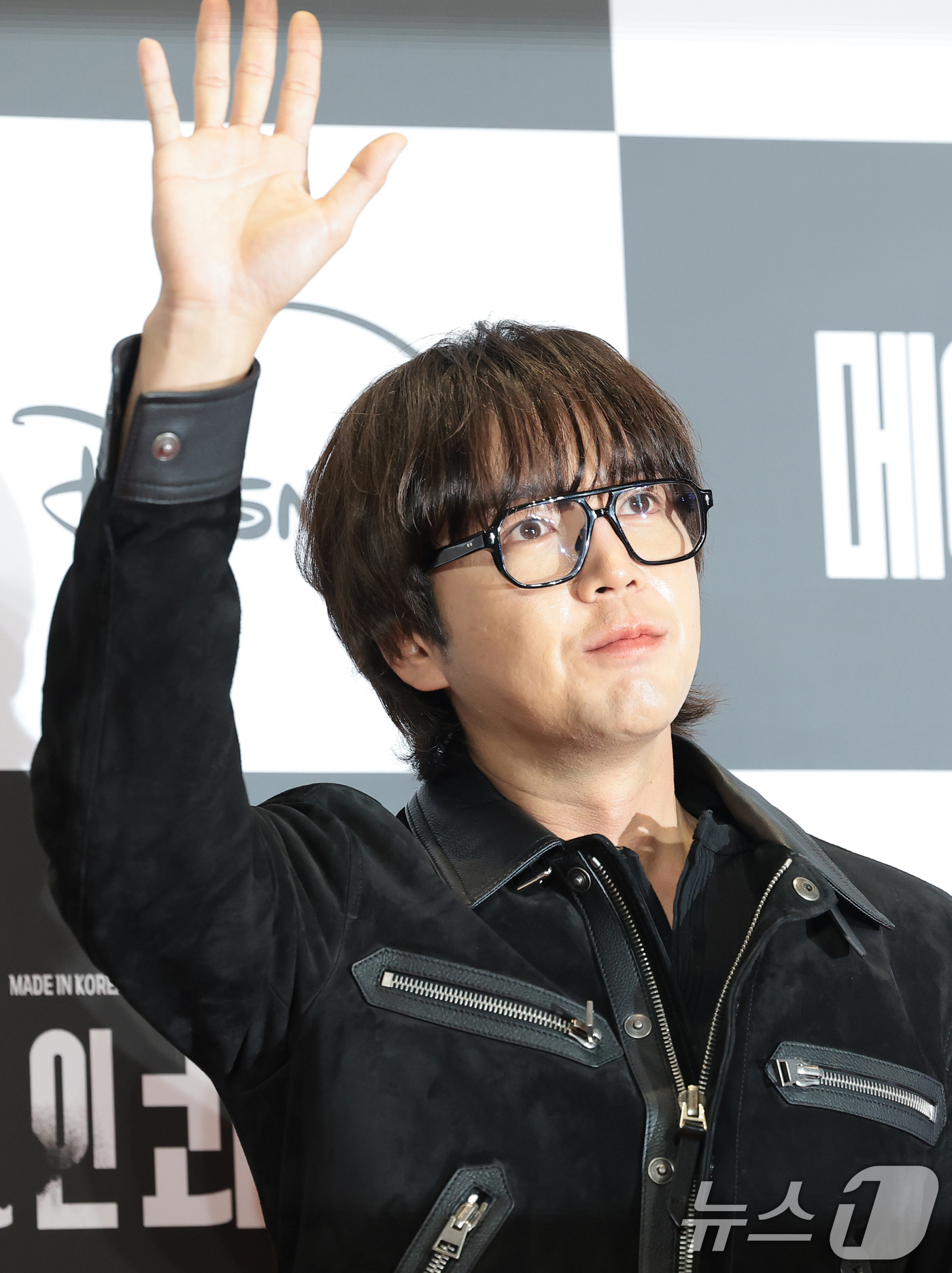 (서울=뉴스1) 권현진 기자 = 배우 장근석이 15일 서울 강남구 코엑스 메가박스에서 진행된 디즈니+ 오리지널 시리즈 '메이드 인 코리아' VIP 시사회에 참석해 포즈를 취하고 있 …