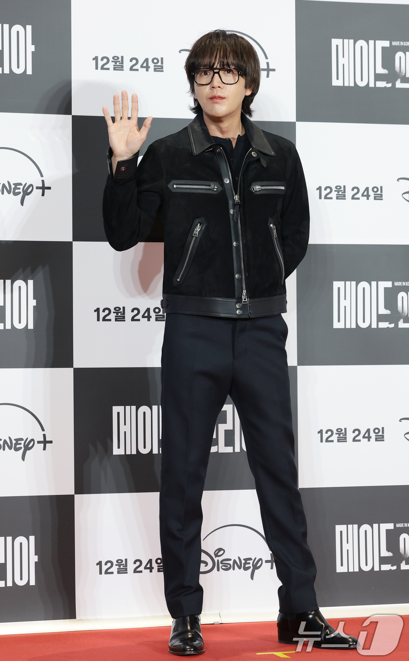 (서울=뉴스1) 권현진 기자 = 배우 장근석이 15일 서울 강남구 코엑스 메가박스에서 진행된 디즈니+ 오리지널 시리즈 '메이드 인 코리아' VIP 시사회에 참석해 포즈를 취하고 있 …