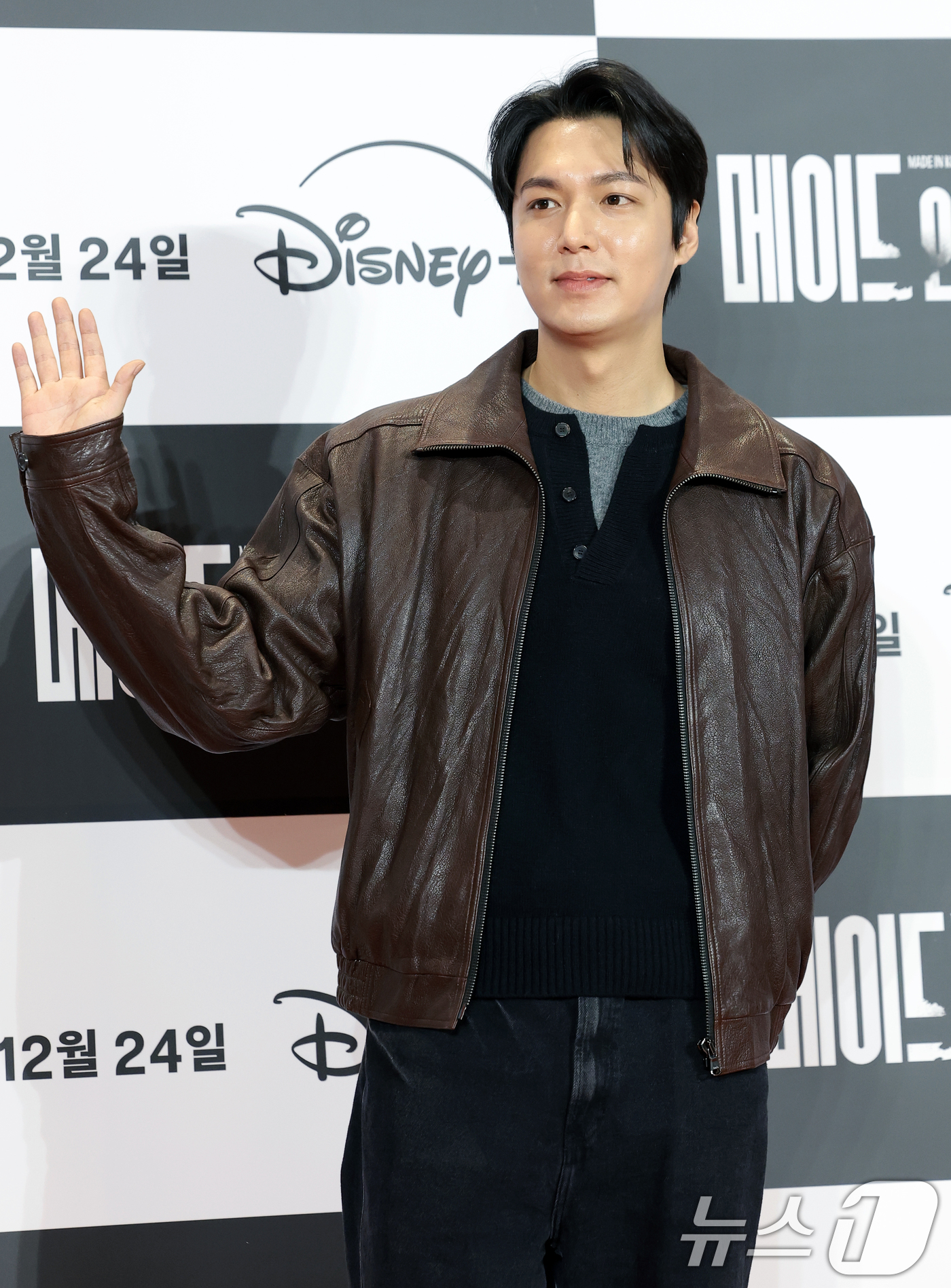 (서울=뉴스1) 권현진 기자 = 배우 이민호가 15일 서울 강남구 코엑스 메가박스에서 진행된 디즈니+ 오리지널 시리즈 '메이드 인 코리아' VIP 시사회에 참석해 포즈를 취하고 있 …
