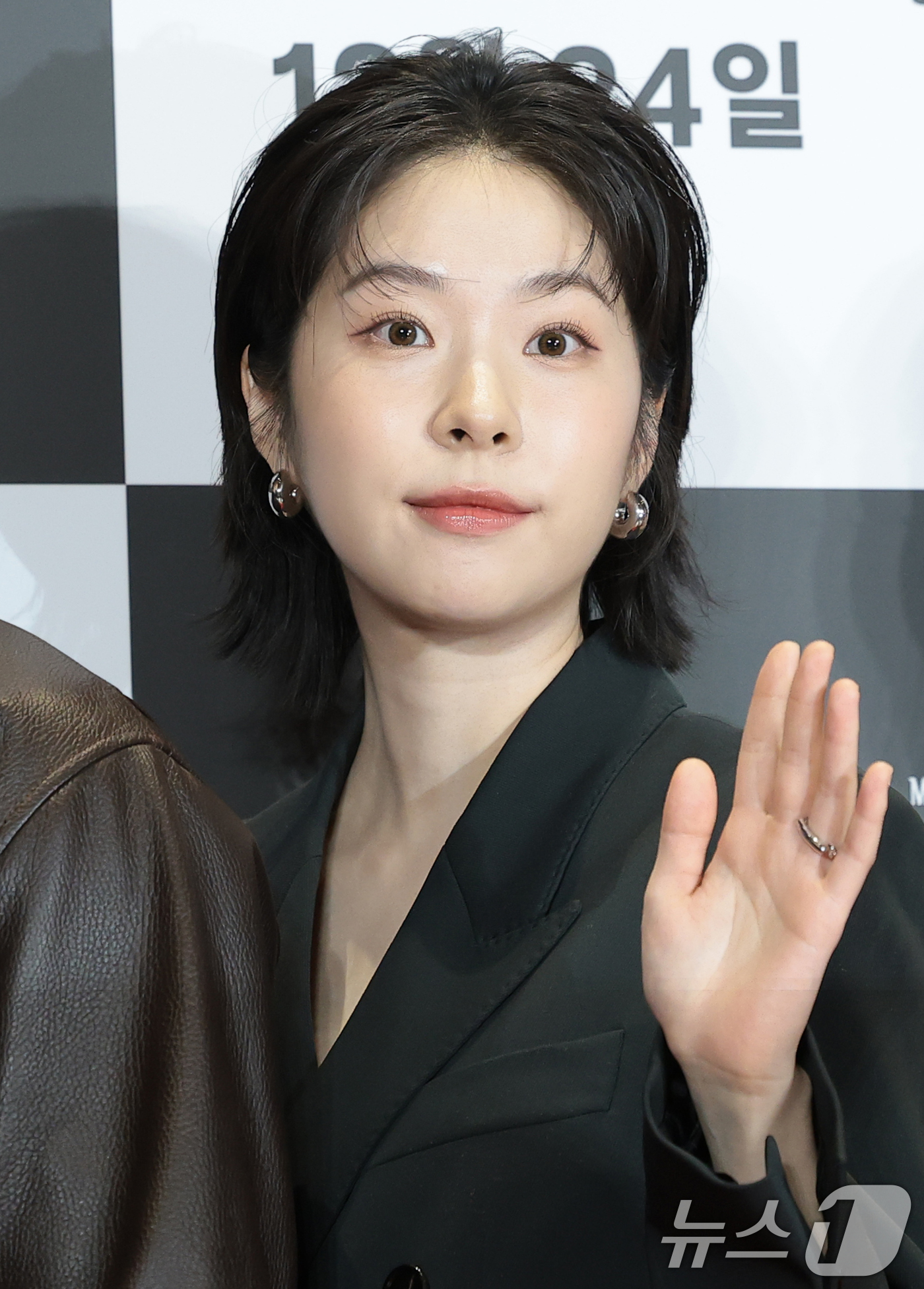 (서울=뉴스1) 권현진 기자 = 배우 서은수가 15일 서울 강남구 코엑스 메가박스에서 진행된 디즈니+ 오리지널 시리즈 '메이드 인 코리아' VIP 시사회에 참석해 포즈를 취하고 있 …