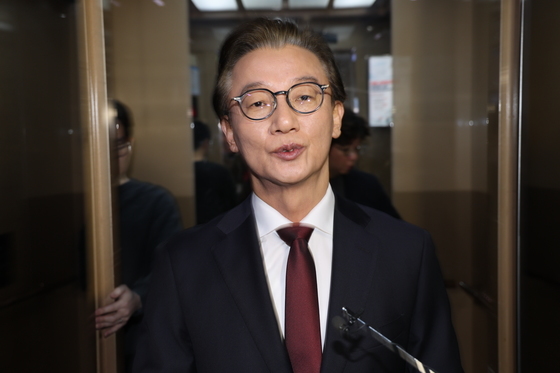 경찰, '통일교 금품수수 의혹' 전재수 첫 조사…소환 본격화