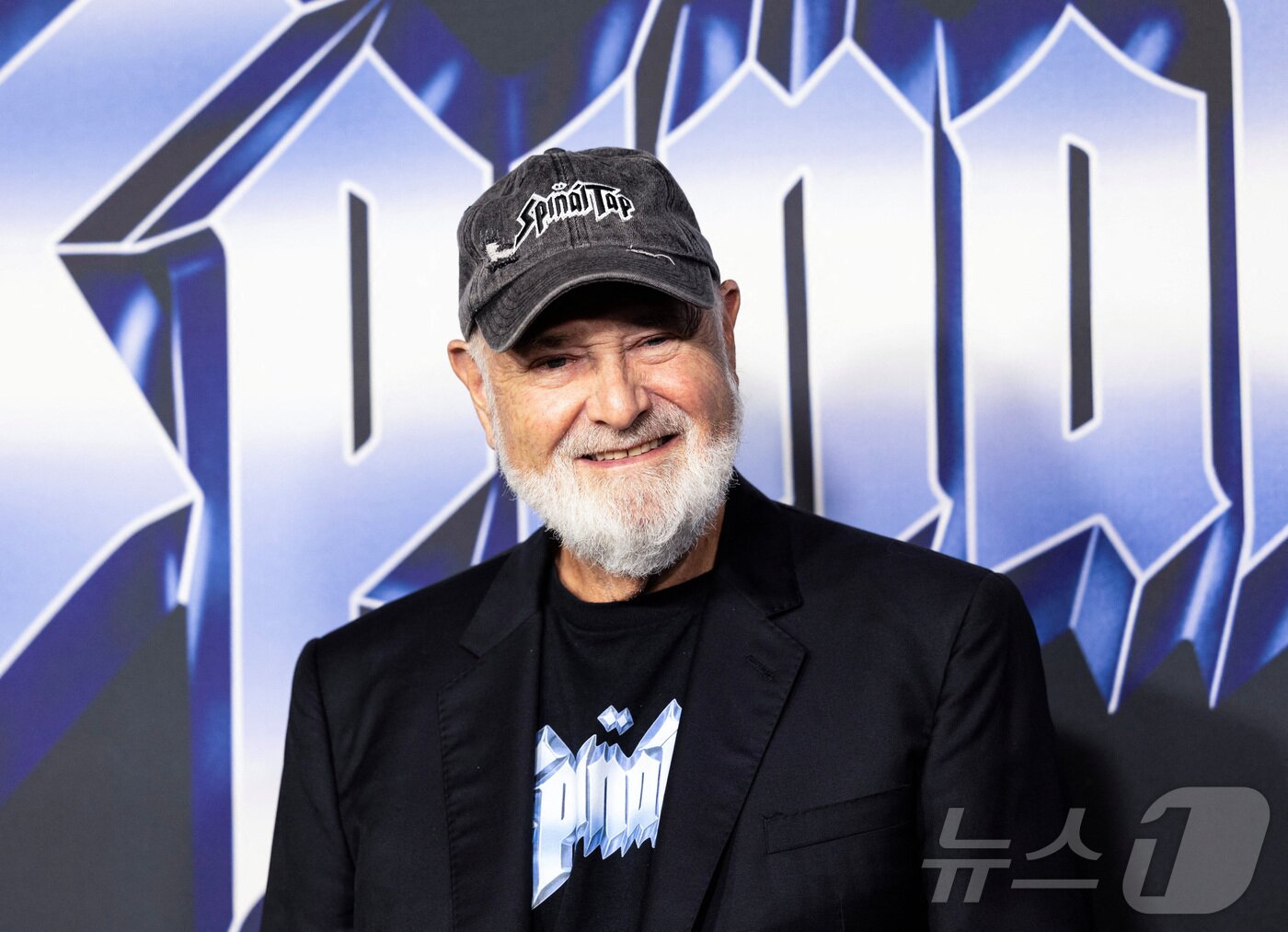 본문 이미지 - 영화감독 롭 라이너가 9월 9일(현지시간) 미국 캘리포니아 로스앤젤레스(LA)의 이집션 시어터에서 열린 영화 '스파이널 탭 2'의 시사회에 참석하고 있다. 2025.09.09. ⓒ 로이터=뉴스1 ⓒ News1 윤다정 기자