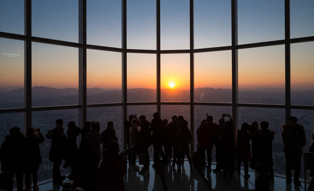 '소원 명소' 서울스카이, 2026 해돋이 행사 연다