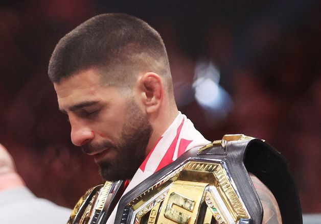 '가정 폭력 혐의' UFC 챔프 토푸리아 "협박 당하고 있다"