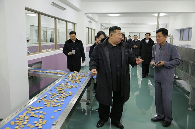 北, 지방발전 성과 총망라… 산간·변방 공장 건설 과시[데일리 북한]