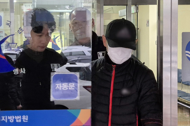 잠든 태국인 아내 얼굴에 끓는 물 부은 40대…구속심사