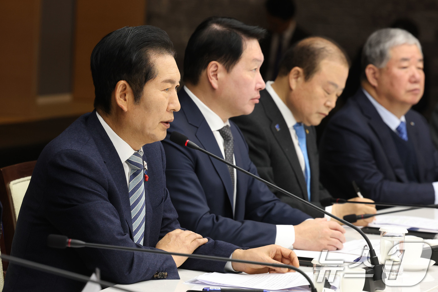 (서울=뉴스1) 이광호 기자 = 정청래 더불어민주당 대표가 16일 오전 서울 중구 대한상공회의소에서 열린 대한상의와의 정책 간담회에서 발언하고 있다.   2025.12.16/뉴스1 …