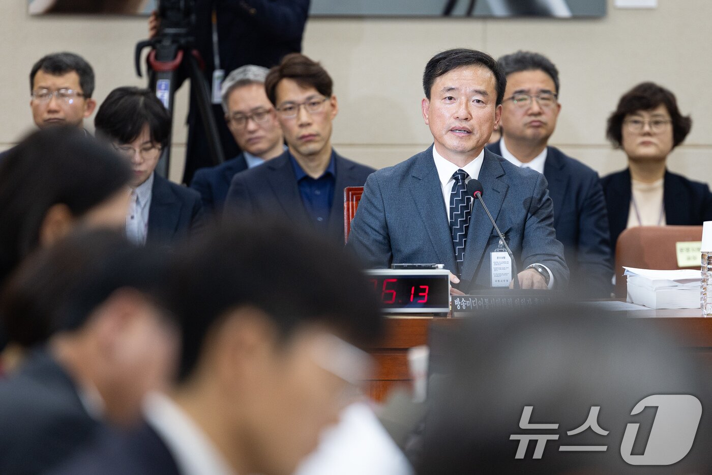 본문 이미지 - 김종철 방송미디어통신위원회 위원장 후보자가 16일 서울 여의도 국회에서 열린 인사청문회에서 의원 질의에 답하고 있다. 2025.12.16/뉴스1 ⓒ News1 유승관 기자