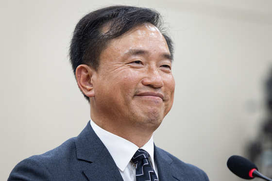 김종철 방미통위 위원장 후보자 '여유'