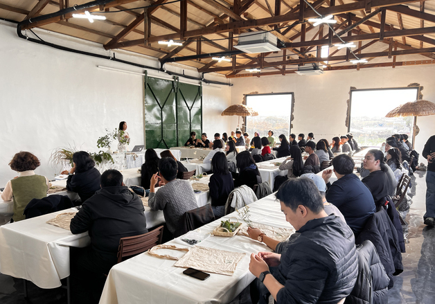 "자연을 입고 삶을 배운다"…제주 패션·웰니스 런케이션 눈길