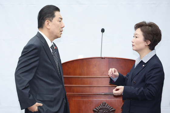 대화하는 김병기·이언주