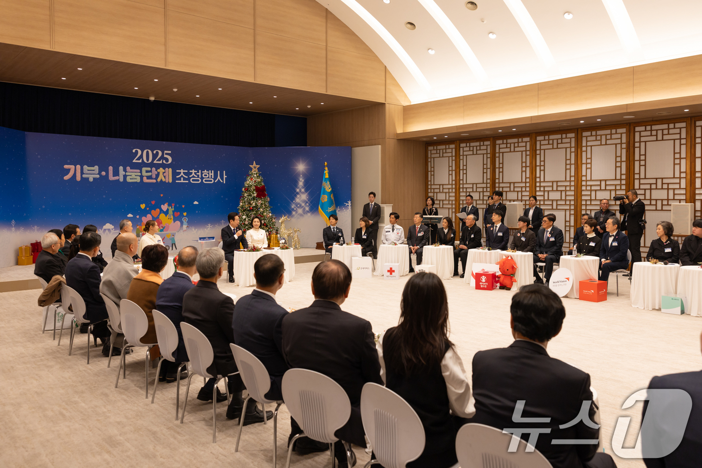 (서울=뉴스1) 허경 기자 = 이재명 대통령이 16일 용산 대통령실에서 열린 기부나눔 초청행사에서 발언하고 있다. (대통령실 제공. 재판매 및 DB 금지) 2025.12.16/뉴스 …