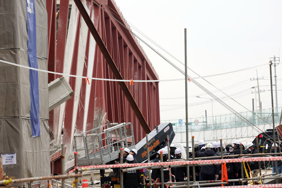 '광주대표도서관 붕괴' 감식 결과 2월말께…공무원 등 30명 입건(종합)